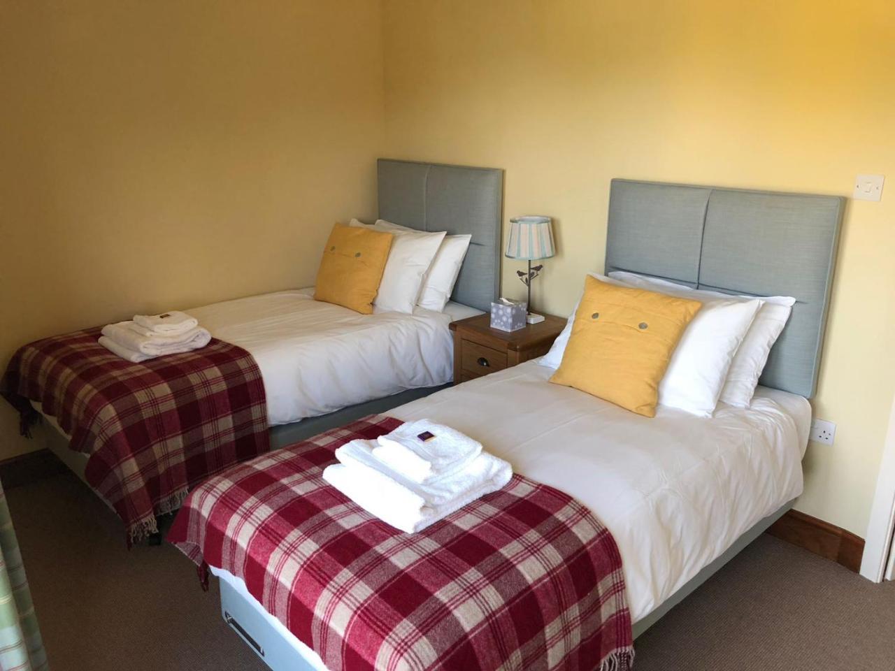 The Highland Club Hotell Fort Augustus Rum bild
